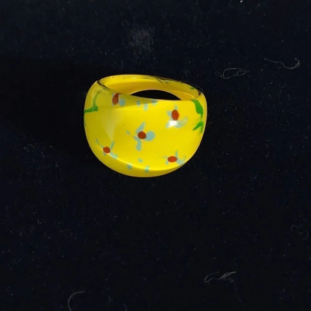 Lucite Yellow Bubble Ring   - Picture 5 of 6